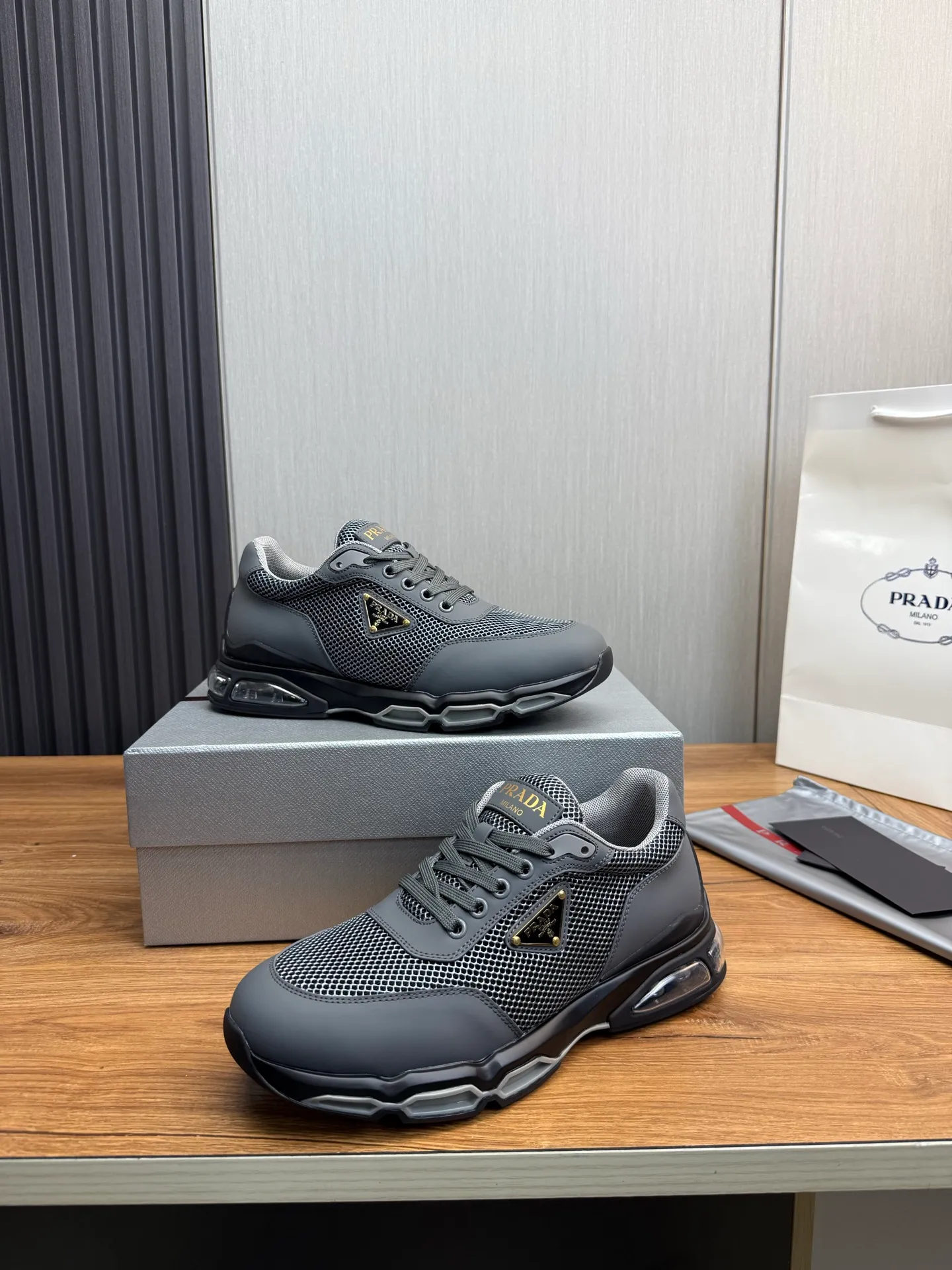 Men's shoes 💰640💰 [PRADA] Men's shoes are popular in the counter, high-quality shipments ✔️Official website synchronization, original cowhide with mesh surface + cowhide lining, 1⃣️:1⃣️reproduction, original air cushion original bottom, 38-45 (customized at 45)